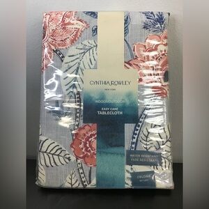 NWT Cynthia Rowley Tablecloth indoor/outdoor easy care oblong 60”x84”
